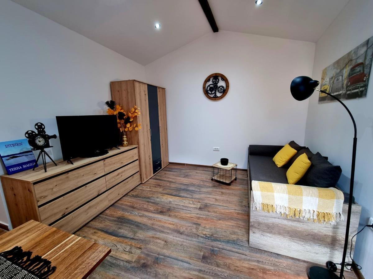 Retro Chic Studio Pula Ngoại thất bức ảnh
