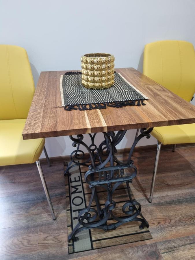 Retro Chic Studio Pula Ngoại thất bức ảnh
