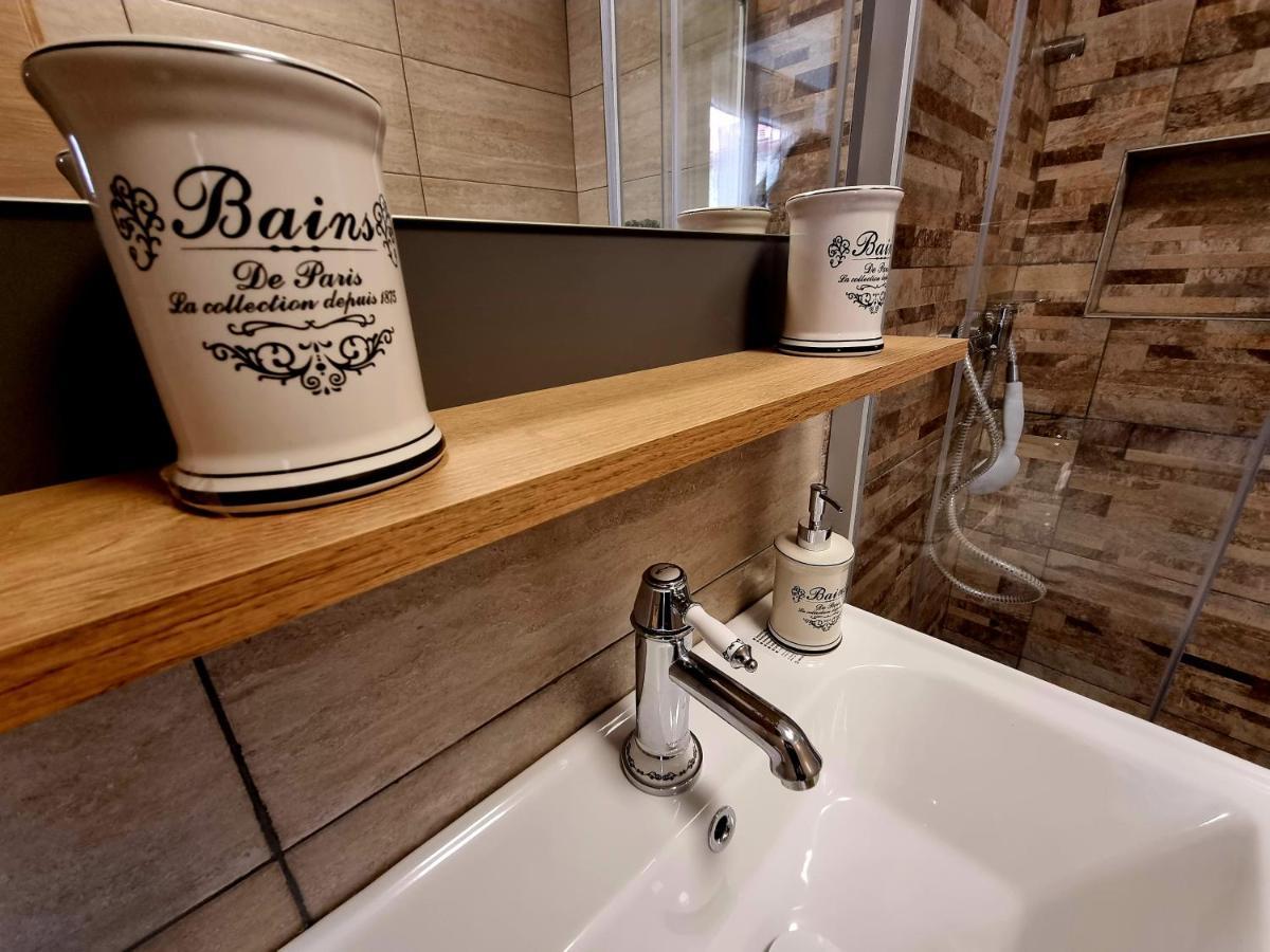 Retro Chic Studio Pula Ngoại thất bức ảnh