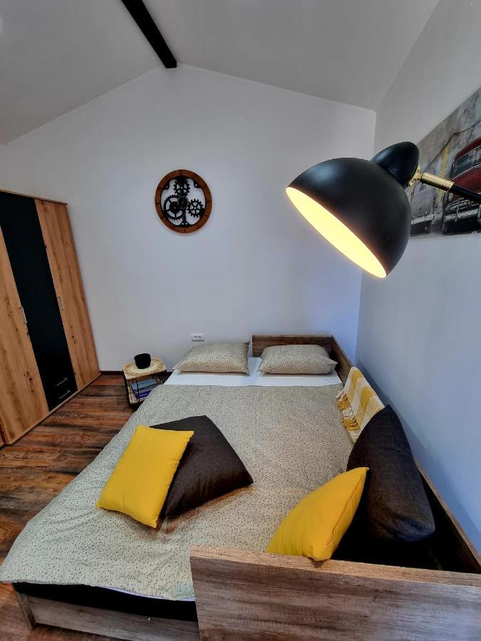 Retro Chic Studio Pula Ngoại thất bức ảnh